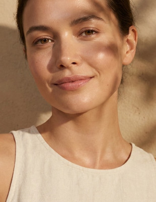Το ελληνικό beauty brand που μεταφέρει τη διαχρονική έννοια της γνώσης στη σύγχρονη εποχή της ομορφιάς