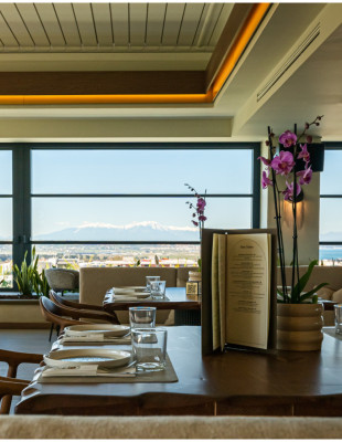 To νέο εντυπωσιακό rooftop στη Θέρμη υπόσχεται all-day long απολαύσεις