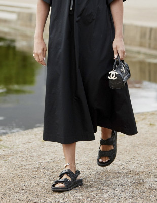 6 εύκολοι dress & sandals combos που θα επιλέγουμε ξανά και ξανά το καλοκαίρι