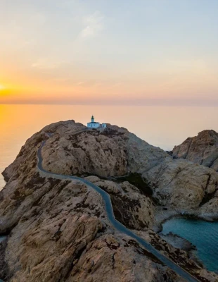 Ο Jacquemus επιβεβαίωσε την τοποθεσία στη Μεσόγειο για το επικείμενο show του