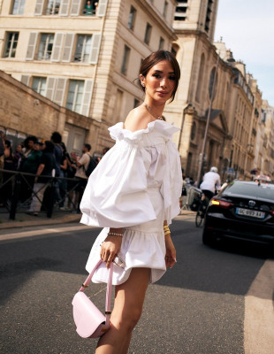 Τα summer trends που ταιριάζουν υπέροχα στις petite γυναίκες