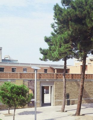 Το Μουσείο Βυζαντινού Πολιτισμού Θεσσαλονίκης ανοίγει τον μυστικό του κήπο στο κοινό για τη νέα υπαίθρια έκθεση «Κισσός και Λίθος»
