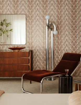 Μια mid-century κατοικία στο Palm Springs με αναφορές από το 1970 και funky στοιχεία