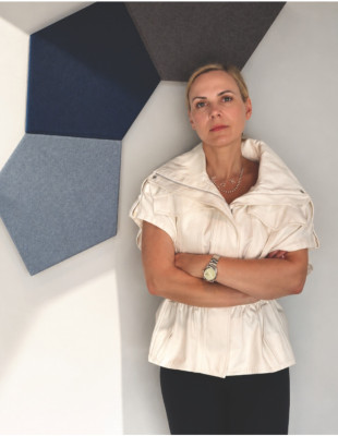 Η αρχιτέκτονας και founder του The Arde Studio®, Αριάδνη Παρίση, δημιουργεί χώρους που προσαρμόζονται και εξελίσσονται με τις ανάγκες των κατοίκων τους