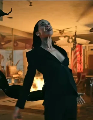 Watch It Burn: Το νέο τραγούδι της Katy Perry έχει ένα από τα πιο εκρηκτικά video clip που έχουμε δει τελευταία