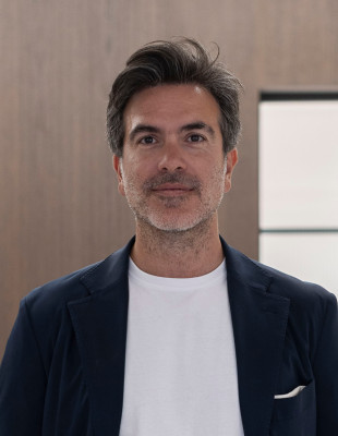 Face to Face με τον Στράτο Xατζηιωαννίδη: «Αρχιτεκτονική για εμένα είναι η συμμετρία μεταξύ λειτουργικότητας, αισθητικής και διαχρονικότητας»