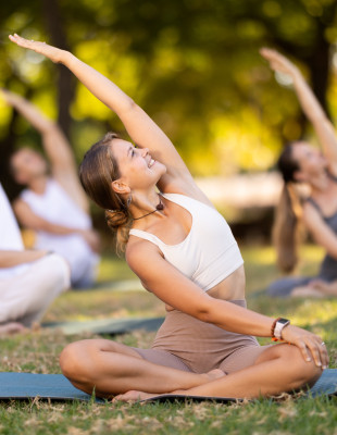 Η ολοκληρωμένη Vinyasa πρακτική που υπόσχεται δύναμη, ευλυγισία και εσωτερική ηρεμία