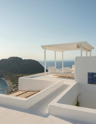 Οι εύκολοι τρόποι για να ανανεώσετε τη βεράντα σας μέσα σε ένα Σαββατοκύριακο