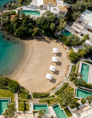Τα ξενοδοχεία που επέλεξαν οι αστέρες του Hollywood κατά τη διάρκεια των γυρισμάτων τους στην Ελλάδα