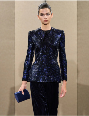 Armani Privé FW 2026 Couture: Όταν η λιτότητα γίνεται δήλωση στιλ