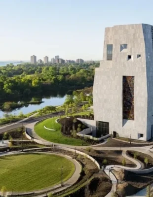 Ξεναγούμαστε στο νέο Obama Presidential Center στο Σικάγο και μαθαίνουμε τα μυστικά πίσω από κάθε δωμάτιο