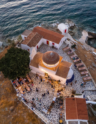 Το 12ο Cycladic Young Patrons Summer Weekend ανέδειξε την αυθεντική πλευρά της Κύθνου