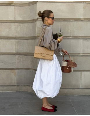Balloon pants: Πώς να φορέσετε το μεγαλύτερο trend της σεζόν σε κάθε περίσταση