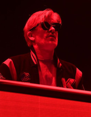 Έφυγε από τη ζωή ο Γάλλος DJ και παραγωγός Kavinsky σε ηλικία μόλις 50 ετών