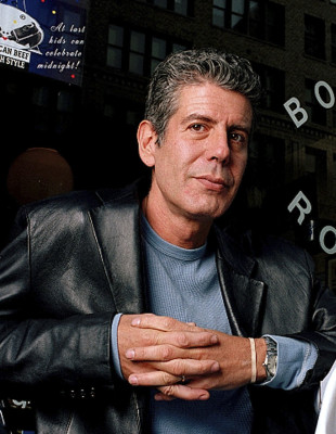 Ο Anthony Bourdain, οι γαστρονομικοί προορισμοί και οι ιστορίες που αξίζουν περισσότερο από ένα αστέρι Michelin