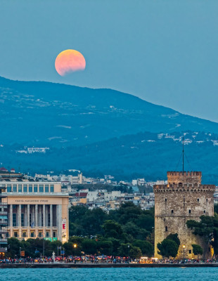 Αυγουστιάτικη Πανσέληνος: Σε ποια μουσεία και αρχαιολογικούς χώρους μπορούμε να την απολαύσουμε στη Θεσσαλονίκη και στη Χαλκιδική