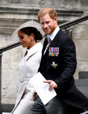 Ο Harry και η Meghan επιστρέφουν στη Βρετανία έξι χρόνια μετά το Megxit