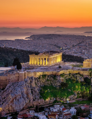 «Συναστρία»: Κώστας Βαρώτσος, Κώστας Τσόκλης και άλλοι καλλιτέχνες κοιτούν τον ουρανό μέσα από τη νέα έκθεση στην Αθήνα