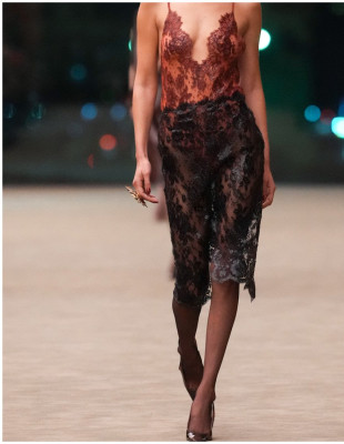 The Skirt Edit: 5 φθινοπωρινές φούστες που θέλουμε τώρα