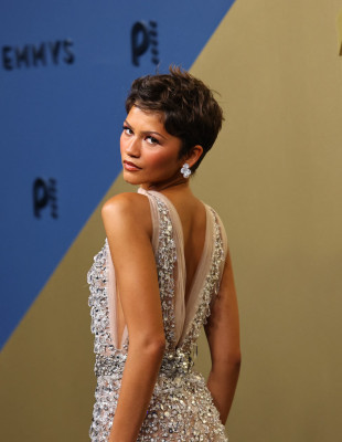 Οι πιο εντυπωσιακές red carpet εμφανίσεις των celebrities στα φετινά Emmys