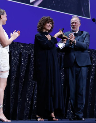 Φεστιβάλ Βενετίας 2026: Ο Χρυσός Λέοντας στο Woman Unknown και η ελληνική διάκριση για τη Ζακλίν Λέντζου