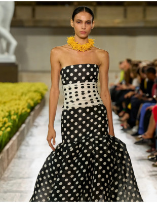 Carolina Herrera & Brandon Maxwell αποκάλυψαν τις τάσεις της επόμενης άνοιξης στη NYFW