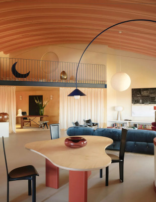 Η Casa Ballena στη Μαδρίτη μοιάζει να έχει τη δική της interior παλίρροια