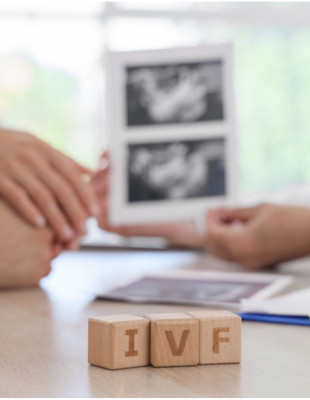 Από όλο τον κόσμο στη Θεσσαλονίκη για IVF: Ο CEO της Embryolab, Δημήτρης Νικολαΐδης, μιλά στο GLOW.GR για τη ραγδαία εξέλιξη της εξωσωματικής γονιμοποίησης