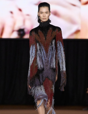 Miu Miu, Valentino, Jean Paul Gaultier και Mugler αποκάλυψαν την τολμηρή πλευρά της μόδας για τη σεζόν Άνοιξη-Καλοκαίρι 2027