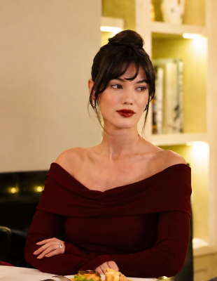 Burgundy lipstick: Τα tips για να φορέσετε σωστά την πιο τολμηρή απόχρωση της σεζόν