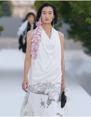 Christian Dior Spring-Summer 2027: Ο Jonathan Anderson γράφει το επόμενο κεφάλαιο του οίκου