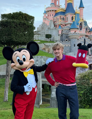 Ο Gustaf Westman συναντά τον κόσμο της Disney: Τα πρώτα items μιας ανατρεπτικής συνεργασίας