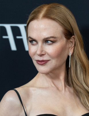 Η Nicole Kidman, το τραγούδι της Adéla που έγινε viral και η επιστροφή στο Hollywood του 2000