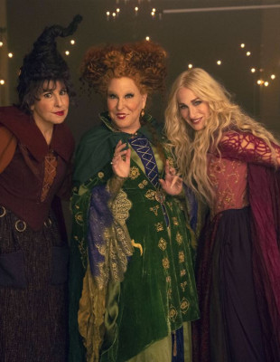 Halloween Movie Night: 10 ταινίες για μια βραδιά γεμάτη μυστήριο και ανατριχίλες