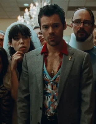 Ο Harry Styles κυκλοφόρησε το νέο του video clip και μας υπενθυμίζει κάτι σημαντικό για τις ανθρώπινες σχέσεις