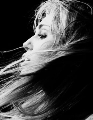 Orbit: Δείτε το νέο ατμοσφαιρικό video clip της Miley Cyrus