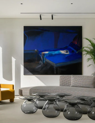 Μπλε στη διακόσμηση τον χειμώνα; 5 κατοικίες στον κόσμο που αποδεικνύουν πως είναι η πιο chic επιλογή