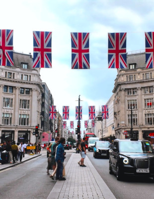 Oxford Street: Το τέλος μιας εποχής για τον πιο διάσημο shopping δρόμο του Λονδίνου