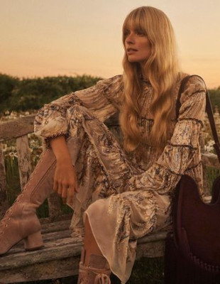 Ποιος είπε ότι τα floral αρώματα είναι μόνο για την άνοιξη; Αυτές είναι οι πιο κομψές επιλογές για το φθινόπωρο