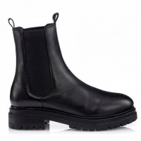 Black Boots