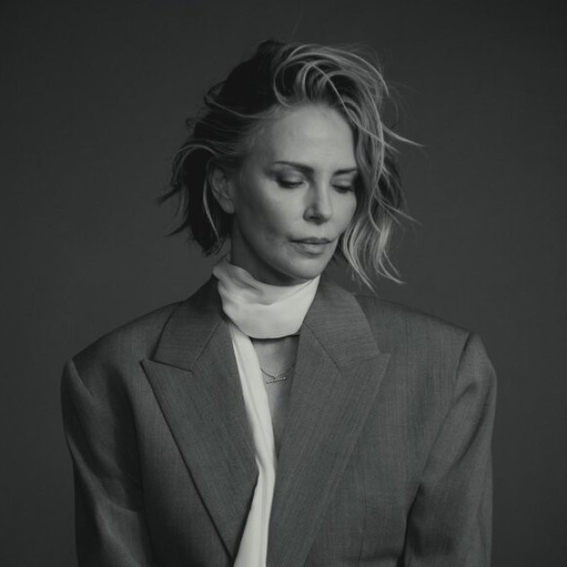 «Ήταν πολύ εμφανές ότι θα μας σκότωνε»: Η Charlize Theron μίλησε ανοιχτά για το οικογενειακό τραύμα που τη σημάδεψε