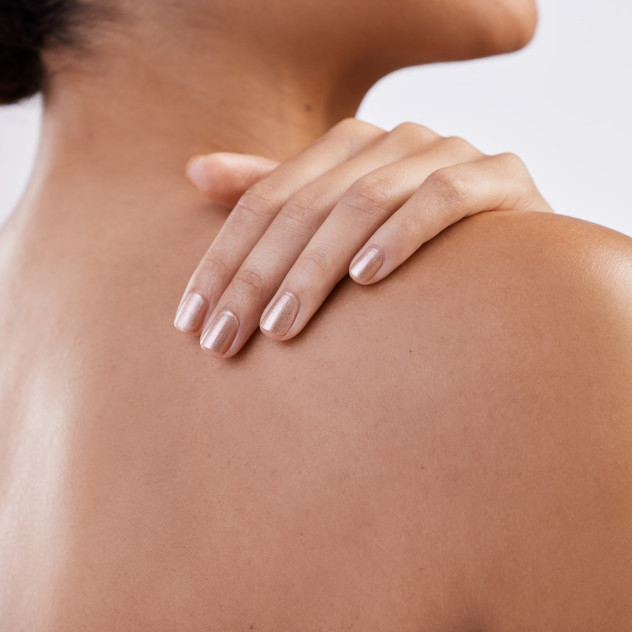 Κι όμως, μπορείτε να πετύχετε το πιο τέλειο μανικιούρ μόνες σας στο σπίτι