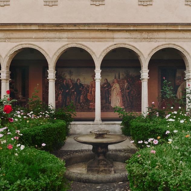 Gucci Memoria: Ο Demna παρουσιάζει στο Fuorisalone μια έκθεση για τα 105 χρόνια ιστορίας του οίκου