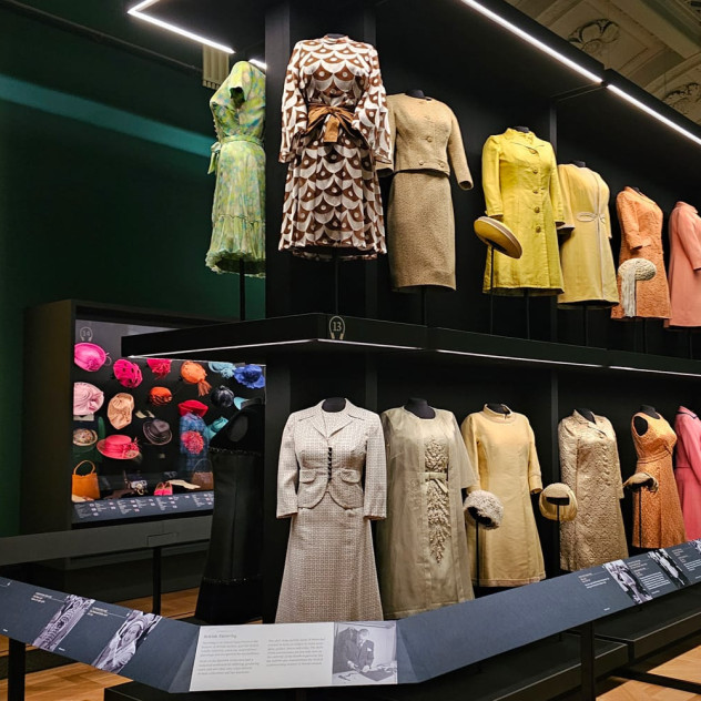 Queen Elizabeth II - Her Life in Style: Τα iconic looks της Βασίλισσας Ελισάβετ πρωταγωνιστούν σε μία έκθεση-ορόσημο στο Buckingham Palace