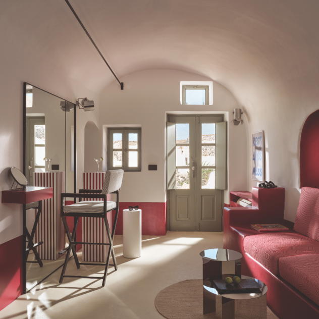 Το υψηλής αισθητικής boutique retreat στη Σαντορίνη που συστήνει την αυθεντική εκδοχή του νησιού