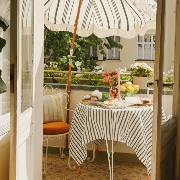 Summer Days: Ο απόλυτος οδηγός για να καθαρίσετε και να οργανώσετε σωστά το μπαλκόνι σας μετά τον χειμώνα