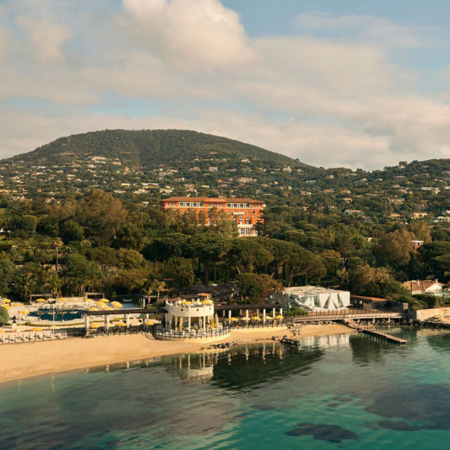 COMO Le Beauvallon: Η θρυλική grande dame της Κυανής Ακτής ανοίγει ξανά τις πύλες της έπειτα από 18 χρόνια