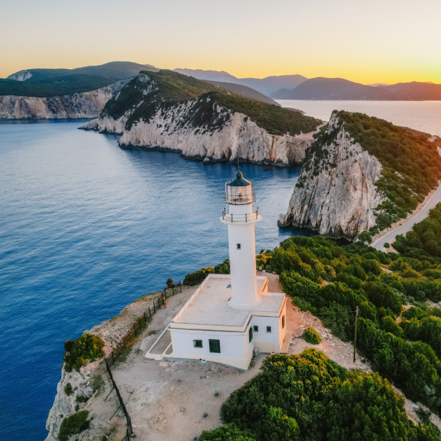 Από τις Κυκλάδες μέχρι τα Δωδεκάνησα, δείτε ποια είναι τα νησιά που προτείνει η Le Figaro για ήρεμες διακοπές