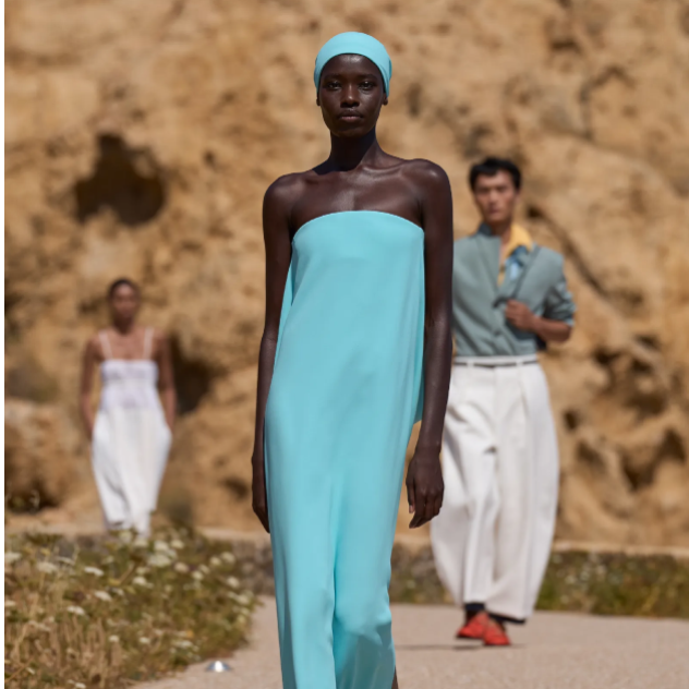 Ο Jacquemus κατέκτησε την Κορσική με τη νέα του SS27 συλλογή