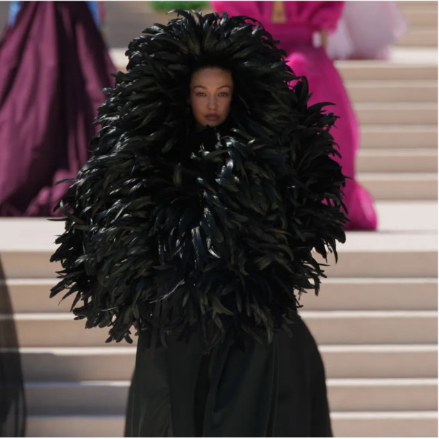 Balenciaga Couture: Ο Pierpaolo Piccioli γράφει το πρώτο του κεφάλαιο στην haute couture του οίκου